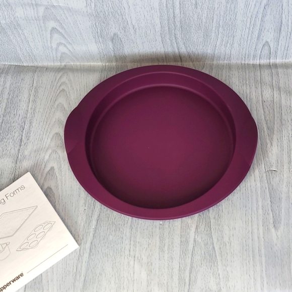 Tupperware Silicone Round Mold set of 2 New - Picture 2 of 9